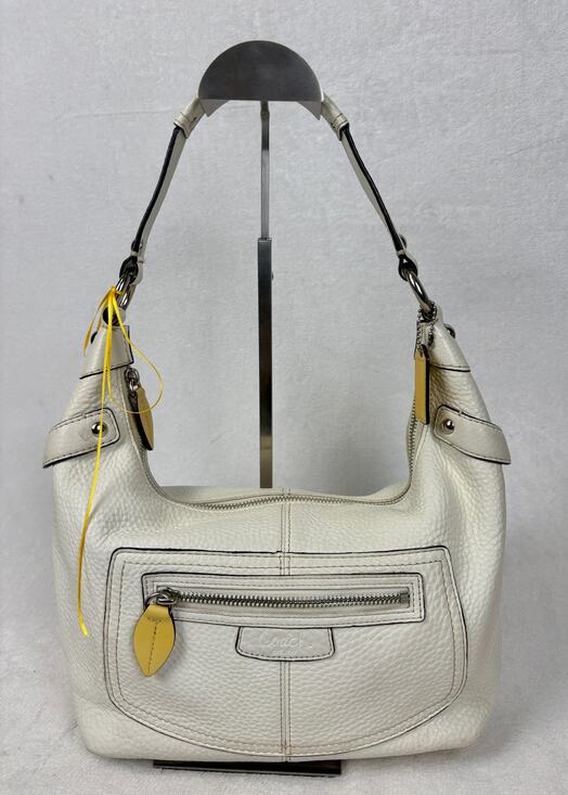 Coach Handbags - Coach Vintage Y2K Penelope in White Pebble Leather Hobo Bag